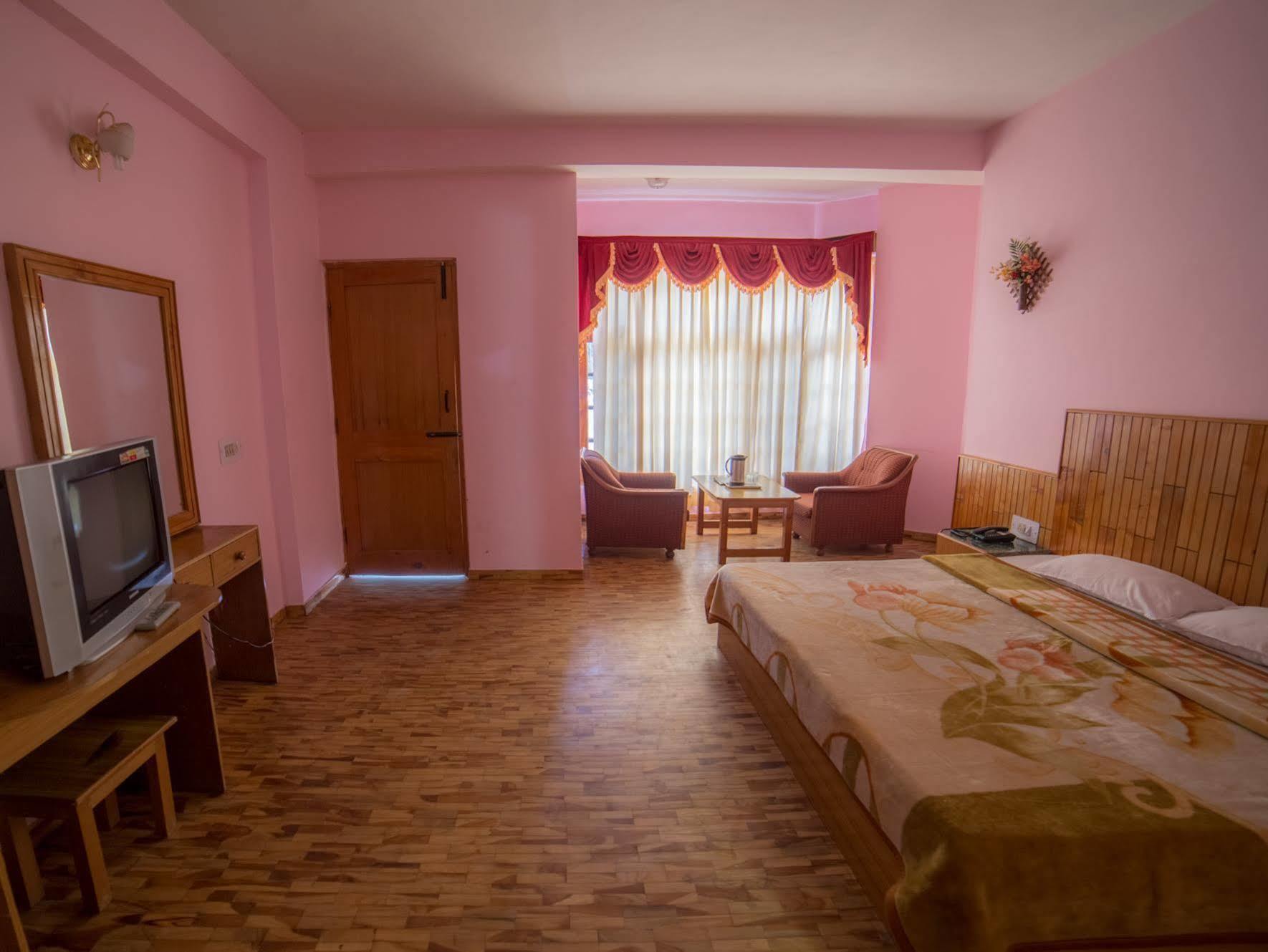 Hotel Satkar Residency - Riverside Old Manali Eksteriør bilde